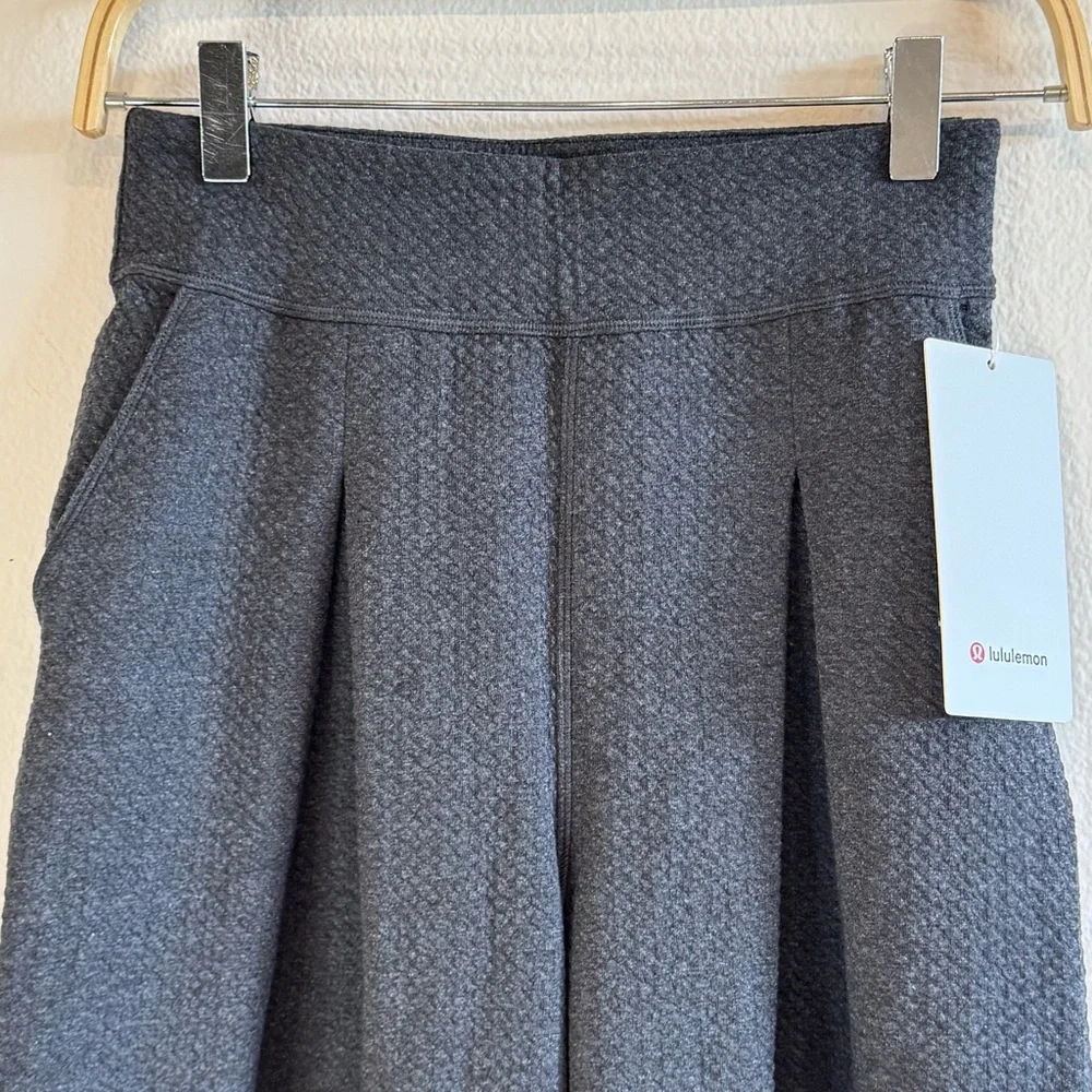 Lululemon Can You Feel The Pleat Crop SHR Heather Black